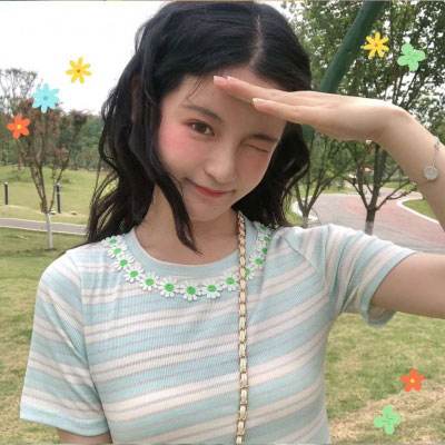 小女孩装扮娃娃游戏下载